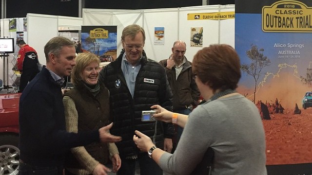 People having their pic taken with Ari Vatenan