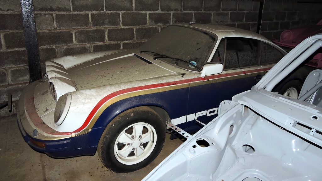 Dusty Porsche stored at Tuthill Porsche