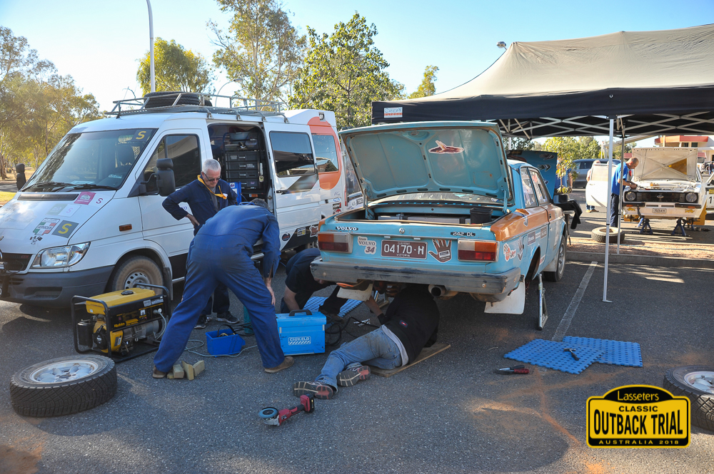 Ian Swan/Val Swan - Volvo 242